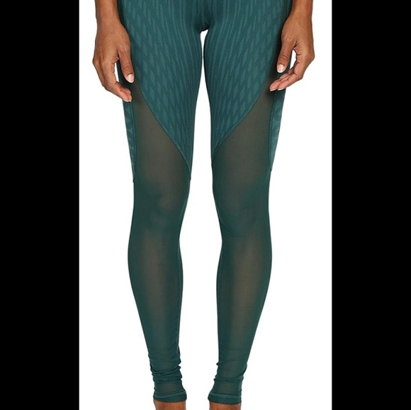 ALO Yoga Motion Leggings - Picture 3 of 12